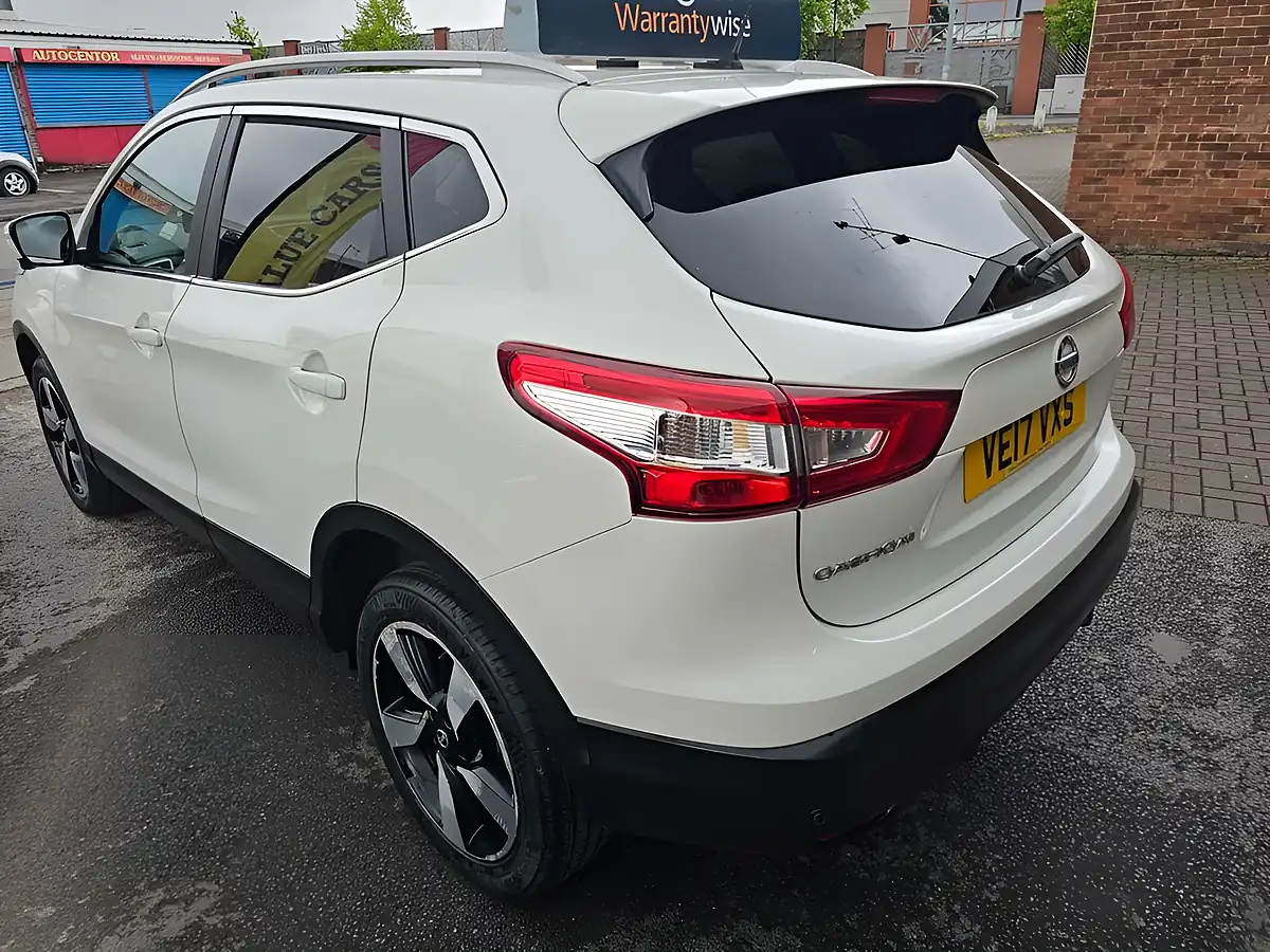 Used 2017 Nissan Qashqai N-Connecta White - Interior and Exterior details 3