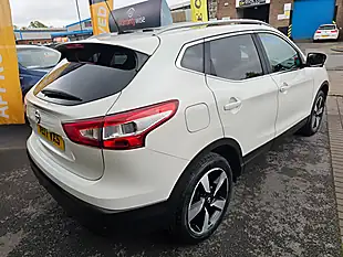 Used 2017 Nissan Qashqai N-Connecta White - Interior and Exterior details 4
