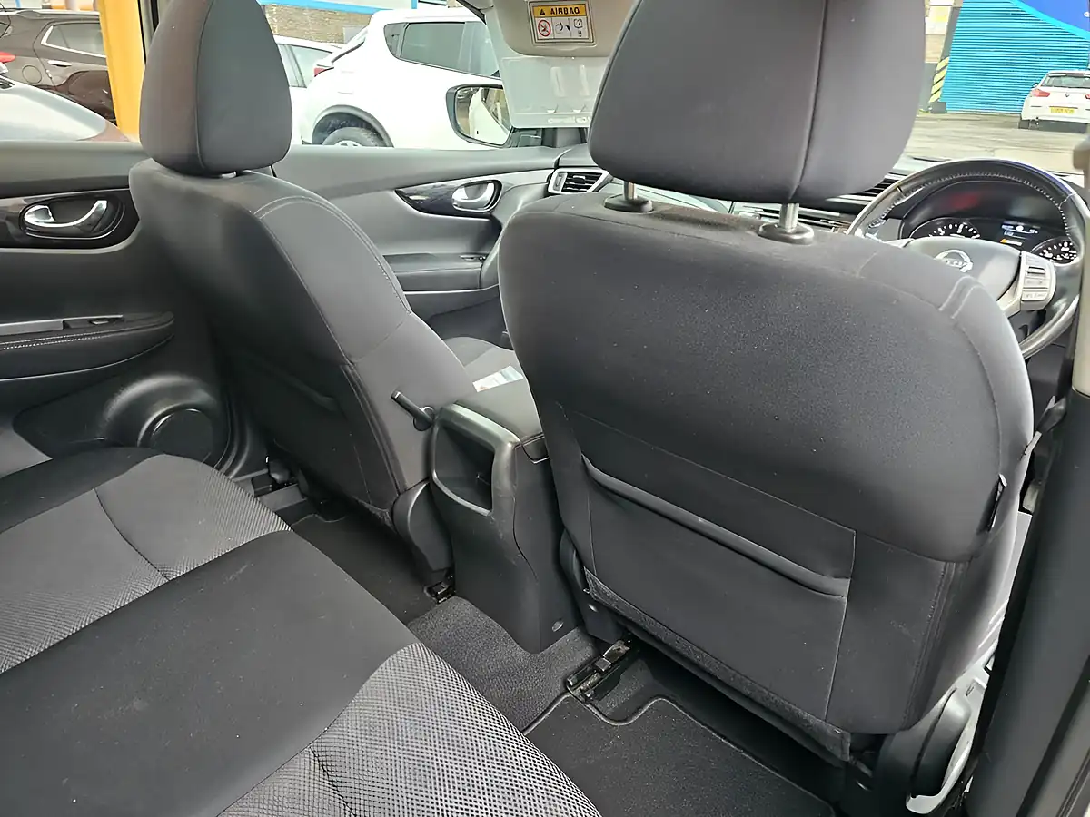 Used 2017 Nissan Qashqai N-Connecta White - Interior and Exterior details 7