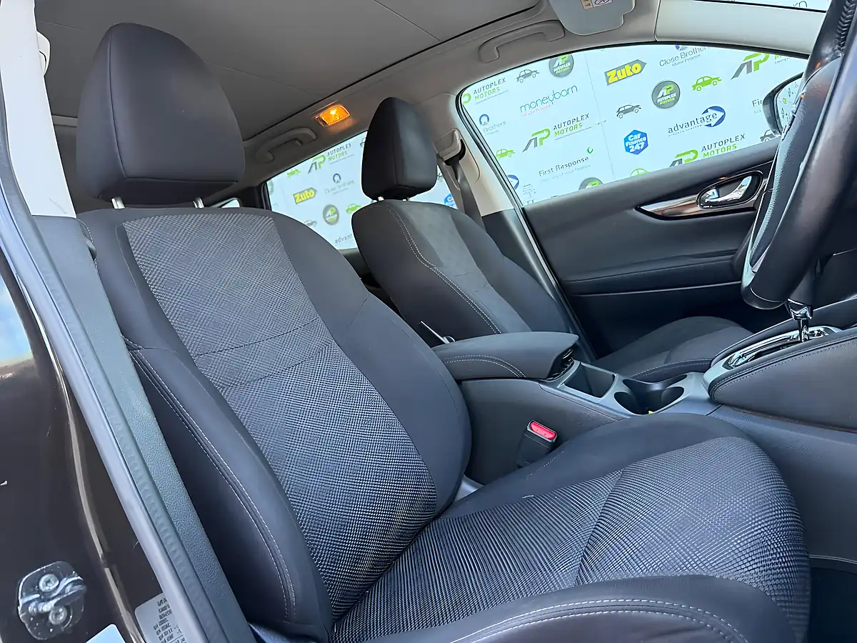 Used 2017 Nissan Qashqai N-Connecta Xtron Black - Interior and Exterior details 12