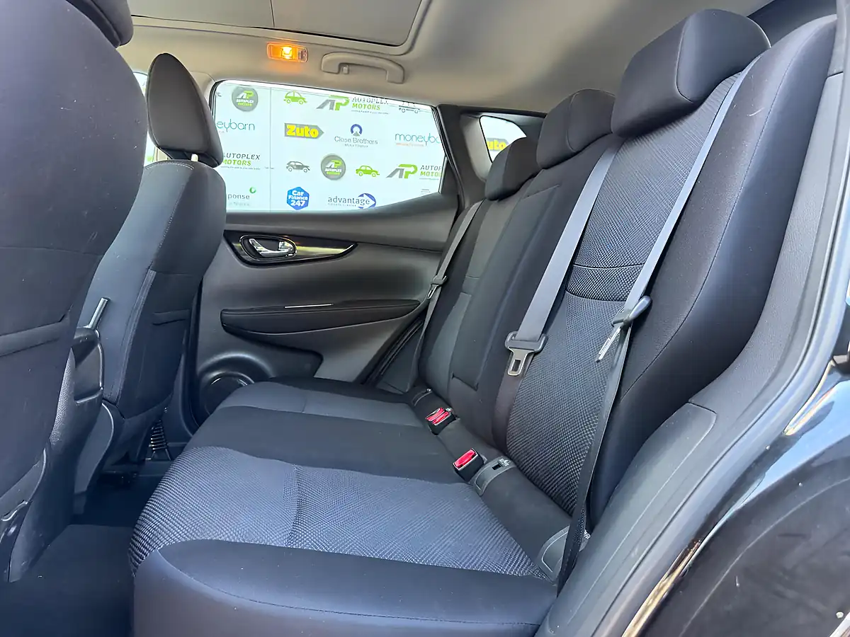 Used 2017 Nissan Qashqai N-Connecta Xtron Black - Interior and Exterior details 14