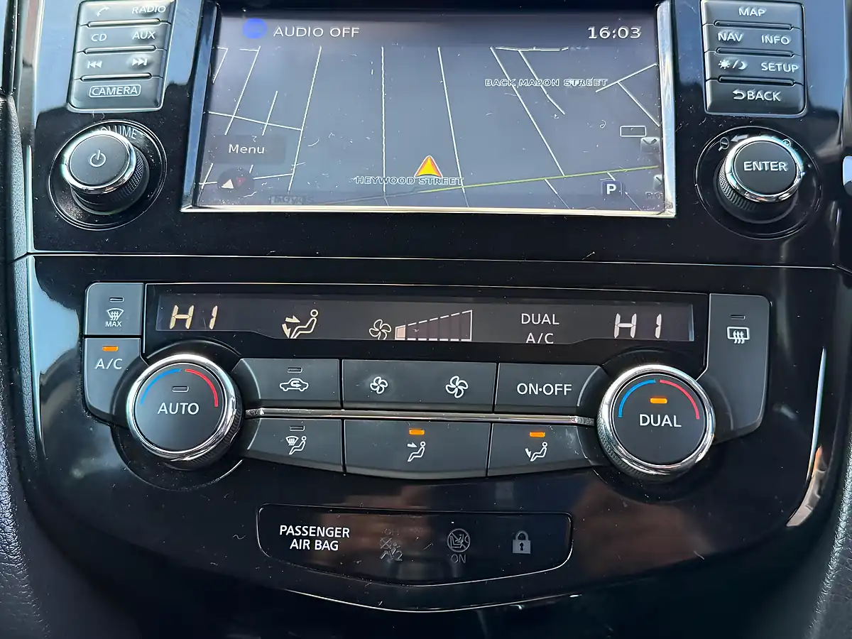 Used 2017 Nissan Qashqai N-Connecta Xtron Black - Interior and Exterior details 16