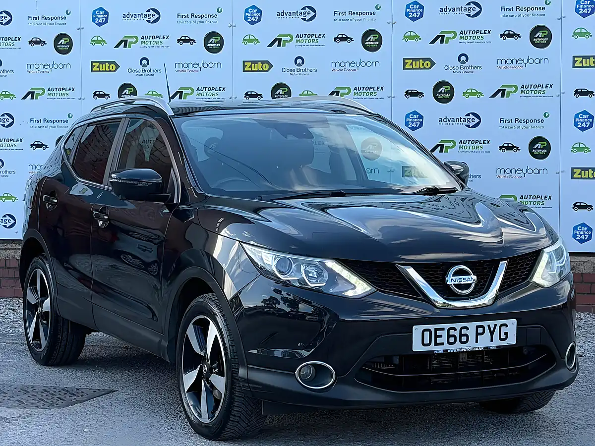 Used 2017 Nissan Qashqai N-Connecta Xtron Black - Interior and Exterior details 4