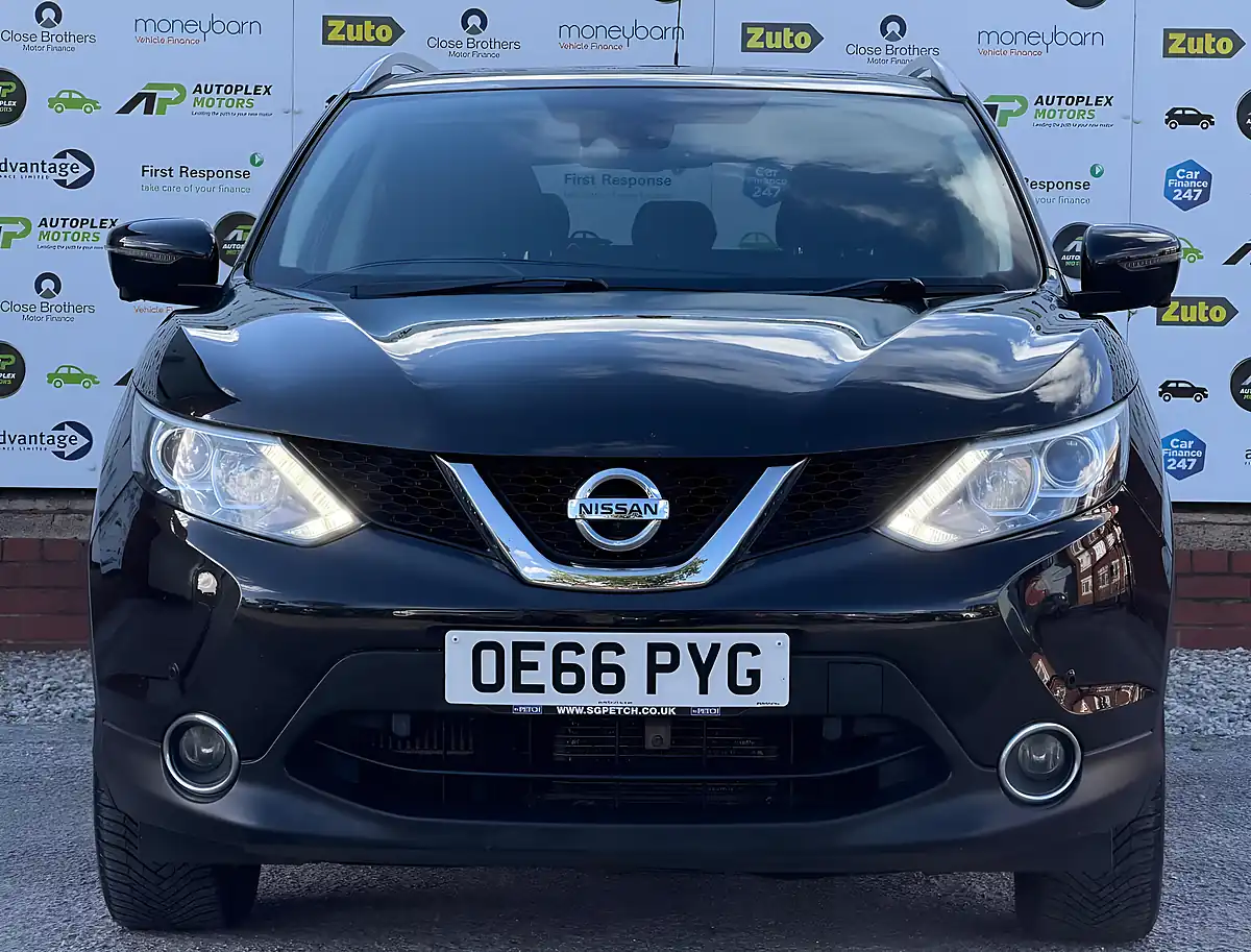 Used 2017 Nissan Qashqai N-Connecta Xtron Black - Interior and Exterior details 6