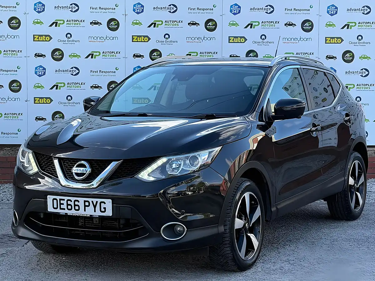 Used 2017 Nissan Qashqai N-Connecta Xtron Black - Interior and Exterior details 8
