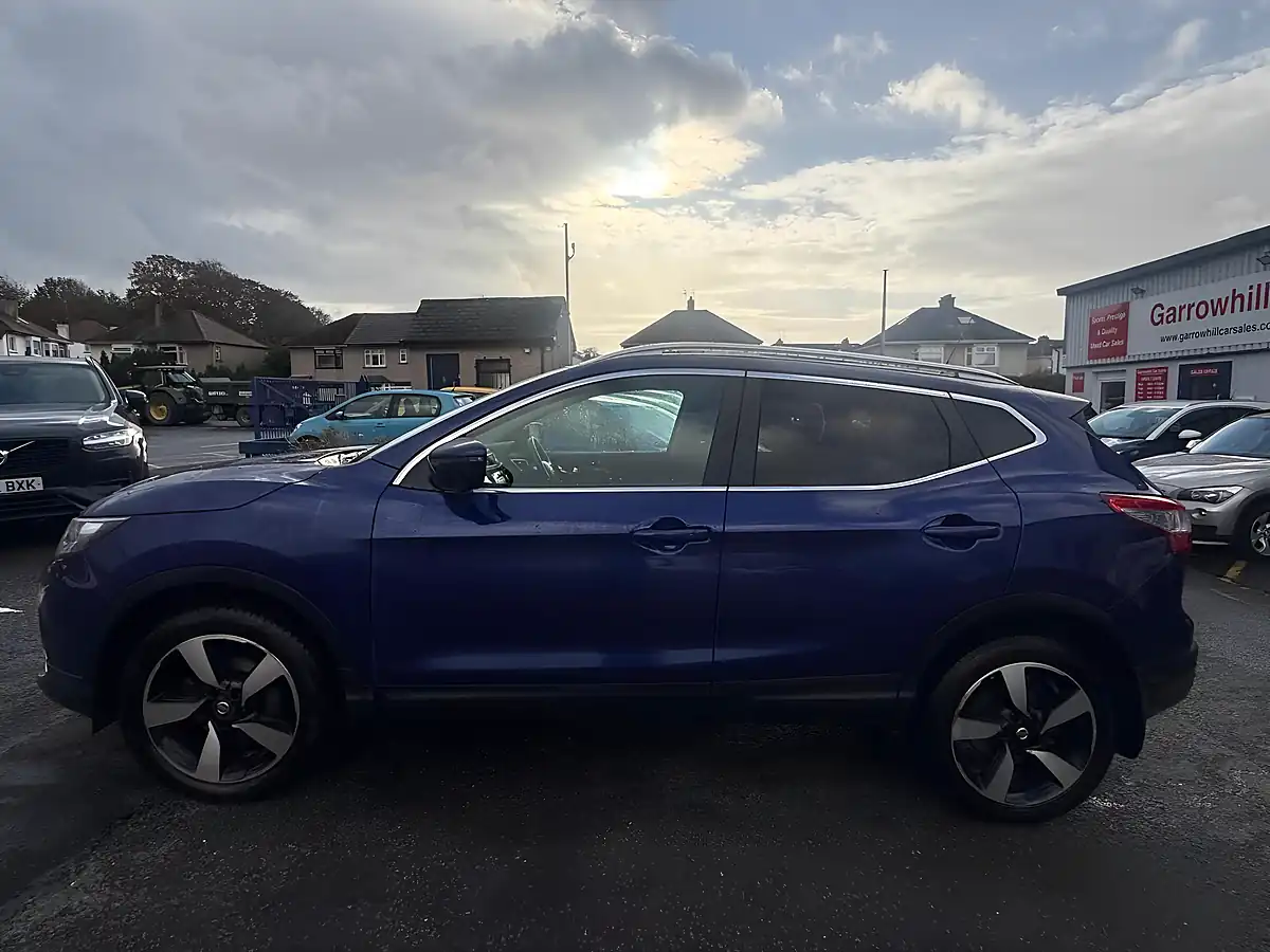 Used 2017 Nissan Qashqai N-Connecta Xtron Blue - Interior and Exterior details 10