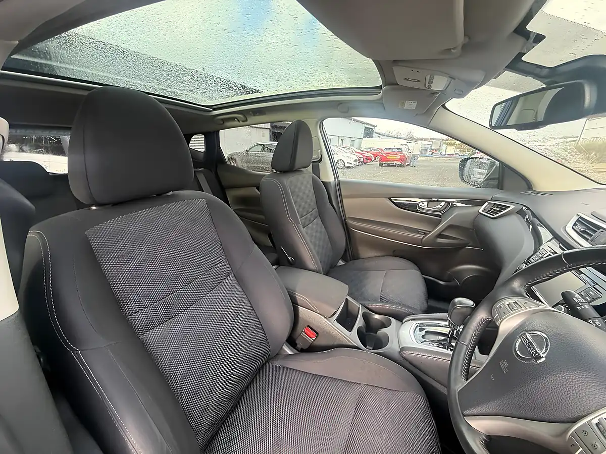Used 2017 Nissan Qashqai N-Connecta Xtron Blue - Interior and Exterior details 12