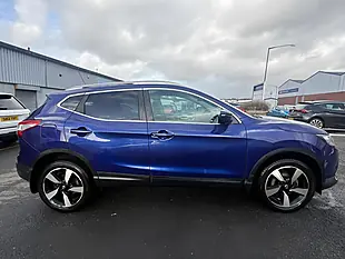 Used 2017 Nissan Qashqai N-Connecta Xtron Blue - Interior and Exterior details 4