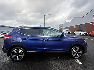 Used 2017 Nissan Qashqai N-Connecta Xtron Blue - Interior and Exterior details 9