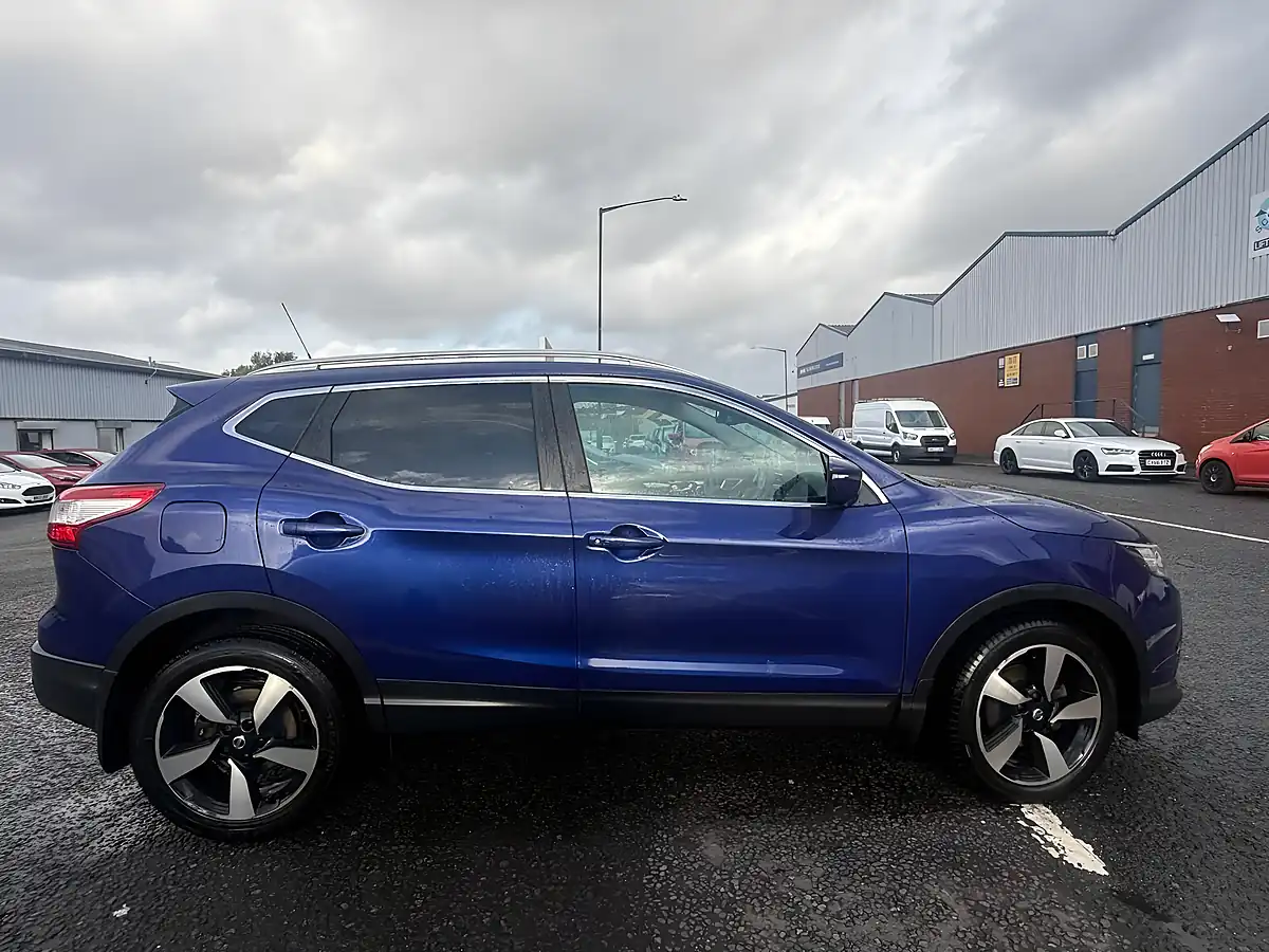 Used 2017 Nissan Qashqai N-Connecta Xtron Blue - Interior and Exterior details 9