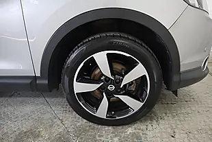 Used 2017 Nissan Qashqai N-Vision Silver - Interior and Exterior details 11