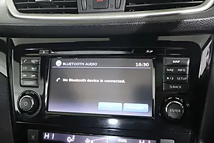 Used 2017 Nissan Qashqai N-Vision Silver - Interior and Exterior details 16