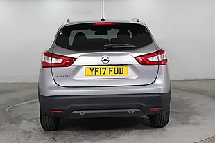 Used 2017 Nissan Qashqai N-Vision Silver - Interior and Exterior details 5