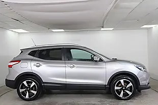 Used 2017 Nissan Qashqai N-Vision Silver - Interior and Exterior details 7