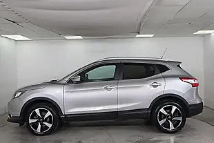Used 2017 Nissan Qashqai N-Vision Silver - Interior and Exterior details 8