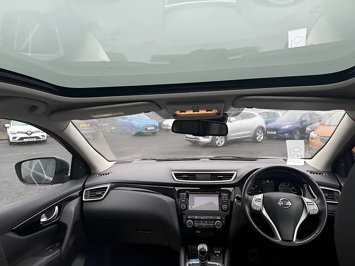 Used 2017 Nissan Qashqai Tekna Black - Interior and Exterior details 13