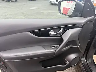 Used 2017 Nissan Qashqai Tekna Black - Interior and Exterior details 18