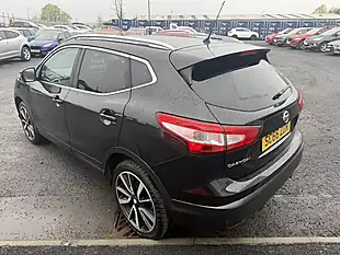 Used 2017 Nissan Qashqai Tekna Black - Interior and Exterior details 2