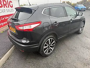 Used 2017 Nissan Qashqai Tekna Black - Interior and Exterior details 5