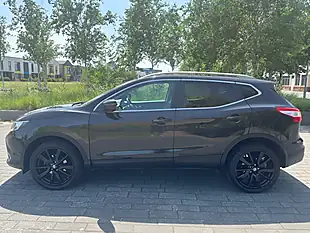 Used 2017 Nissan Qashqai Tekna Black - Interior and Exterior details 10