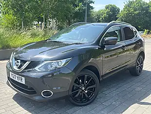Used 2017 Nissan Qashqai Tekna Black - Interior and Exterior details 17