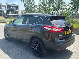 Used 2017 Nissan Qashqai Tekna Black - Interior and Exterior details 4