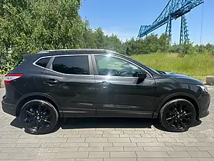Used 2017 Nissan Qashqai Tekna Black - Interior and Exterior details 9