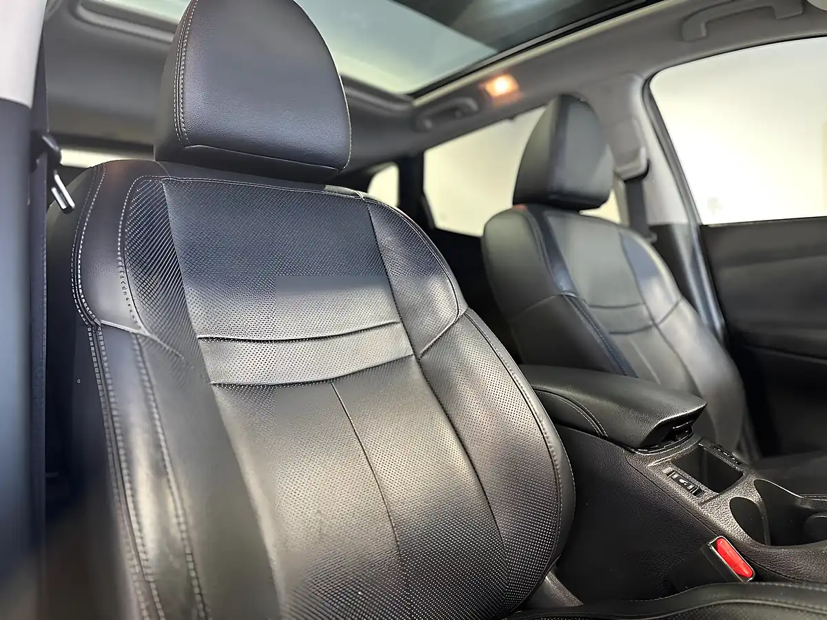 Used 2017 Nissan Qashqai Tekna Black - Interior and Exterior details 11