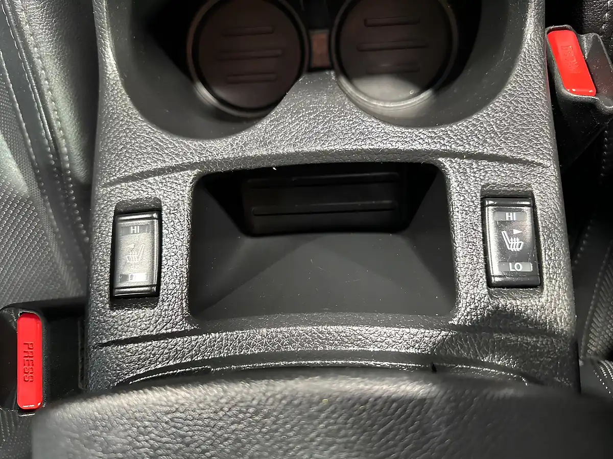 Used 2017 Nissan Qashqai Tekna Black - Interior and Exterior details 15
