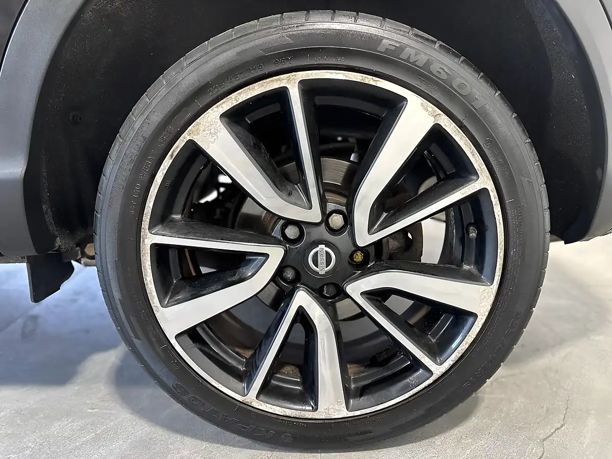 Used 2017 Nissan Qashqai Tekna Black - Interior and Exterior details 19