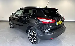 Used 2017 Nissan Qashqai Tekna Black - Interior and Exterior details 5