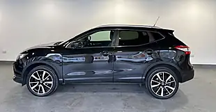 Used 2017 Nissan Qashqai Tekna Black - Interior and Exterior details 6