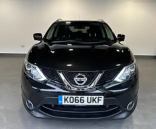 Used 2017 Nissan Qashqai Tekna Black - Interior and Exterior details 8