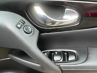 Used 2017 Nissan Qashqai Tekna Black - Interior and Exterior details 12
