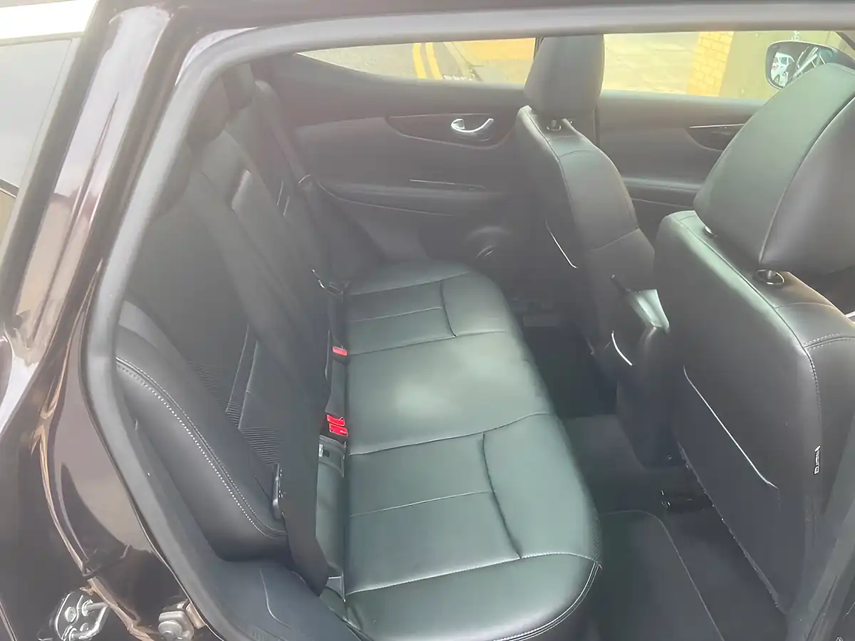 Used 2017 Nissan Qashqai Tekna Black - Interior and Exterior details 14