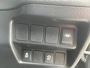 Used 2017 Nissan Qashqai Tekna Black - Interior and Exterior details 16