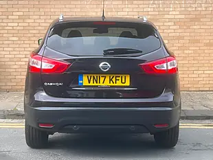 Used 2017 Nissan Qashqai Tekna Black - Interior and Exterior details 7