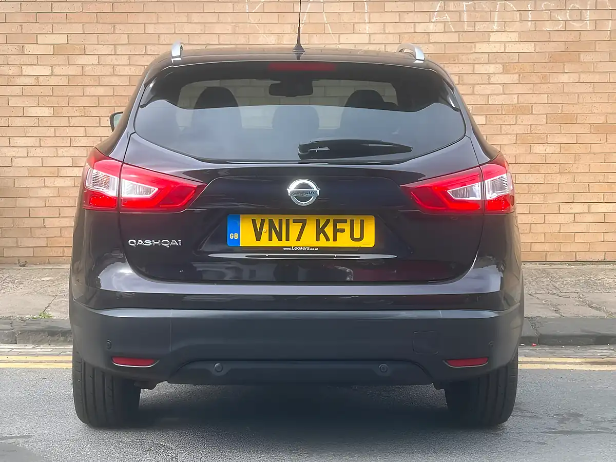 Used 2017 Nissan Qashqai Tekna Black - Interior and Exterior details 7