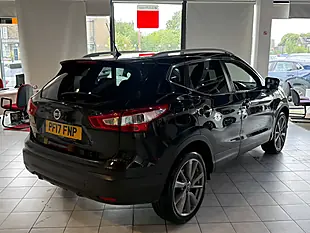 Used 2017 Nissan Qashqai Tekna Black - Interior and Exterior details 10