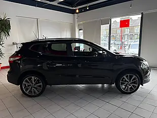 Used 2017 Nissan Qashqai Tekna Black - Interior and Exterior details 11