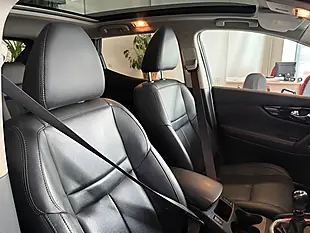 Used 2017 Nissan Qashqai Tekna Black - Interior and Exterior details 14