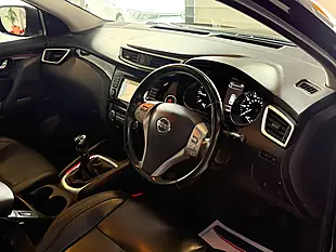 Used 2017 Nissan Qashqai Tekna Black - Interior and Exterior details 15