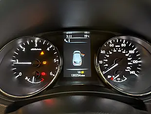 Used 2017 Nissan Qashqai Tekna Black - Interior and Exterior details 19