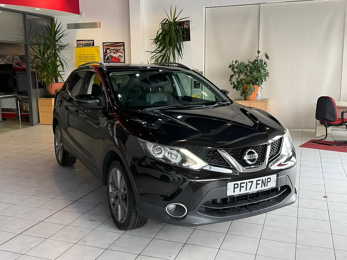 Used 2017 Nissan Qashqai Tekna Black - Interior and Exterior details 2