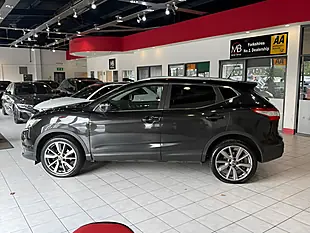Used 2017 Nissan Qashqai Tekna Black - Interior and Exterior details 5