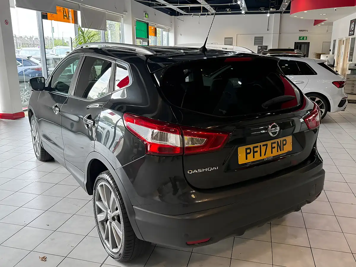 Used 2017 Nissan Qashqai Tekna Black - Interior and Exterior details 6