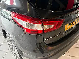 Used 2017 Nissan Qashqai Tekna Black - Interior and Exterior details 7