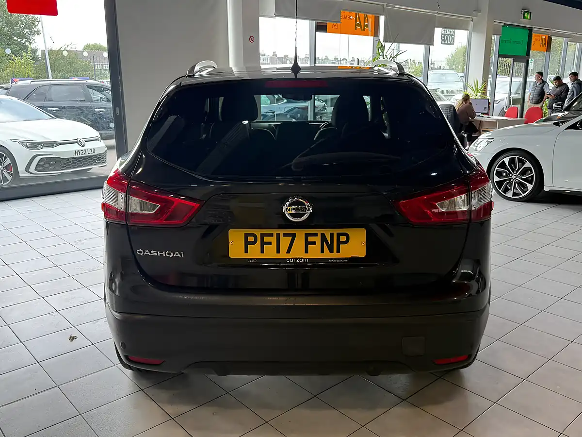 Used 2017 Nissan Qashqai Tekna Black - Interior and Exterior details 8