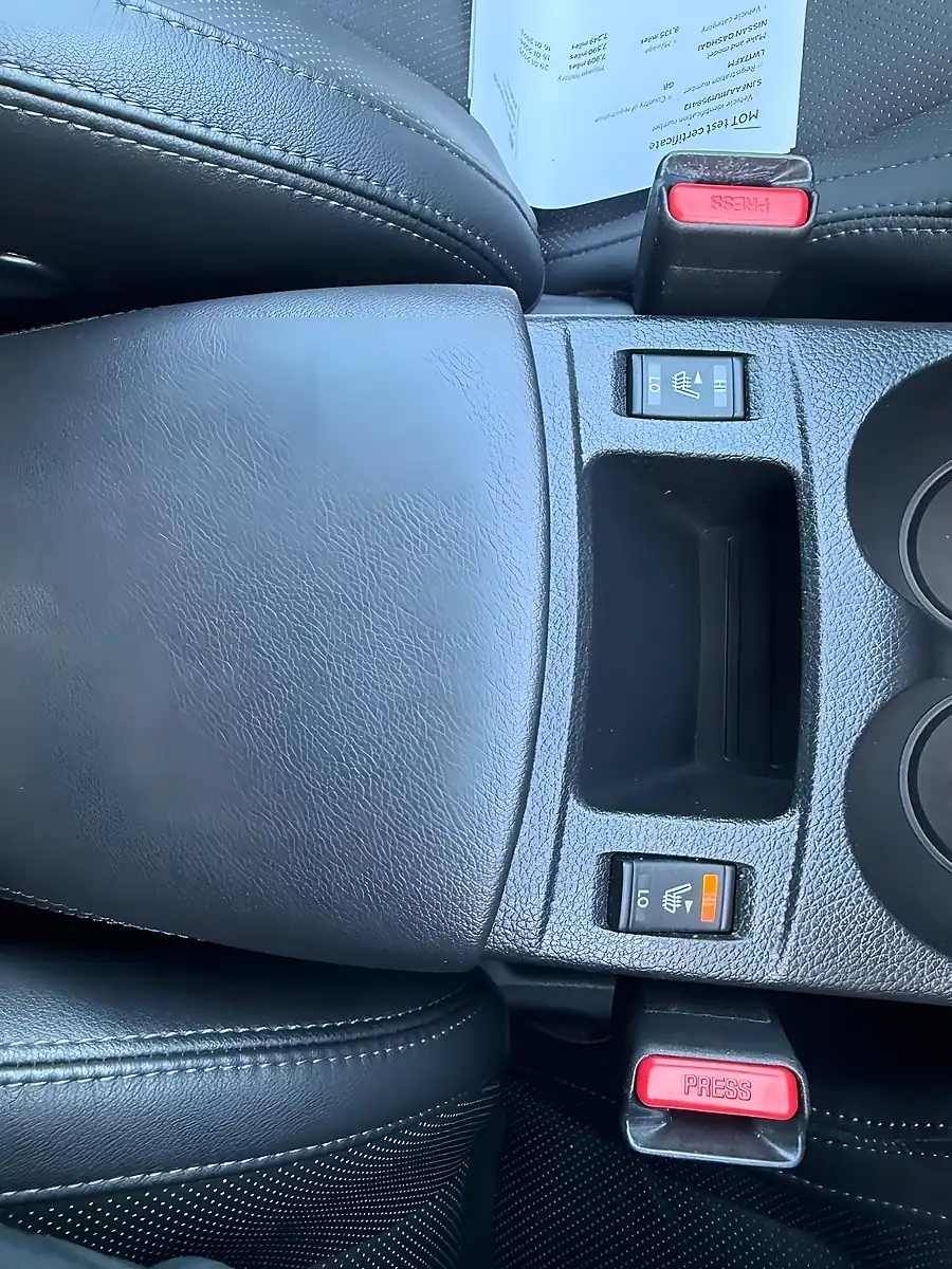 Used 2017 Nissan Qashqai Tekna Black - Interior and Exterior details 16
