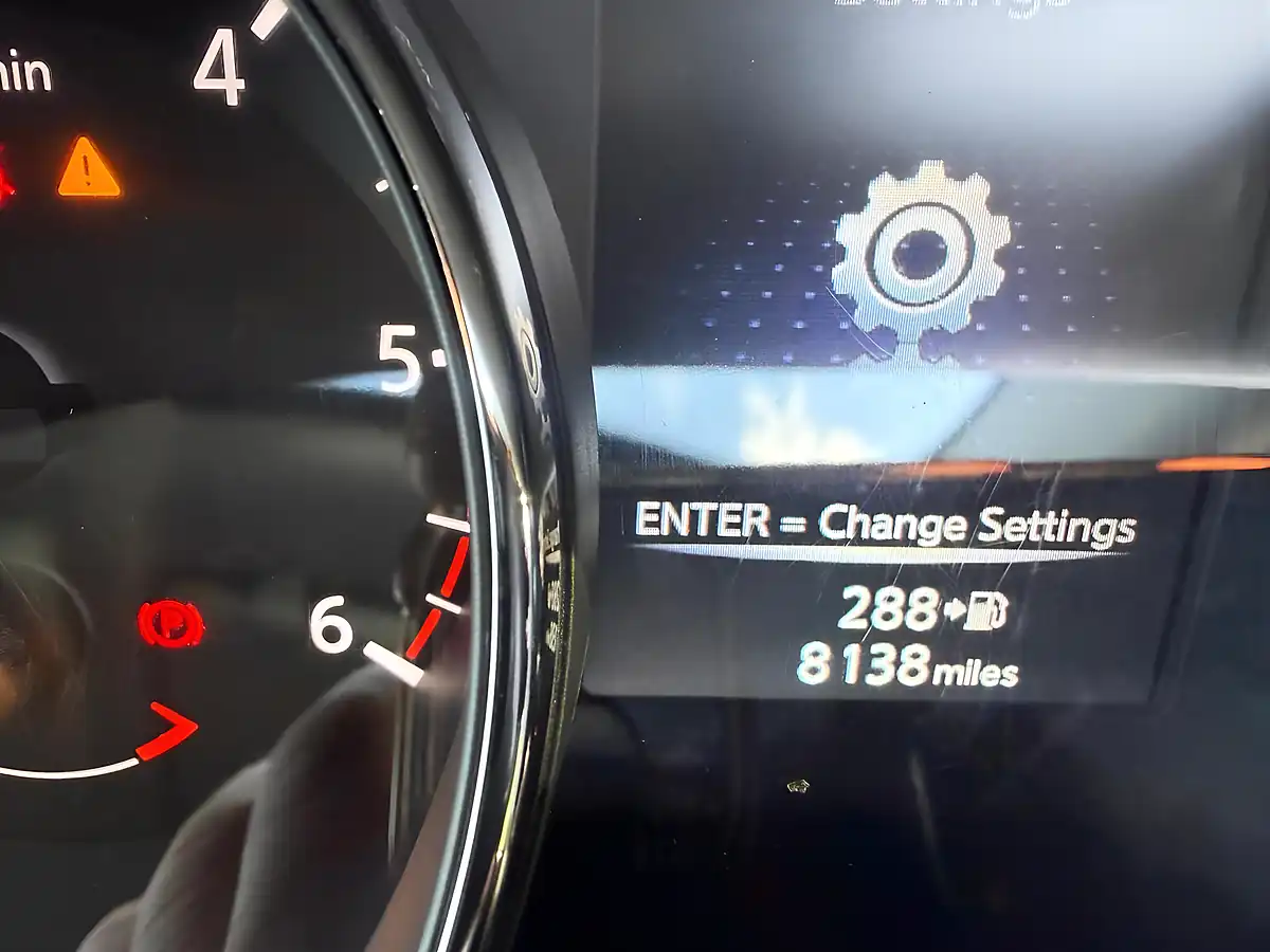 Used 2017 Nissan Qashqai Tekna Black - Interior and Exterior details 20